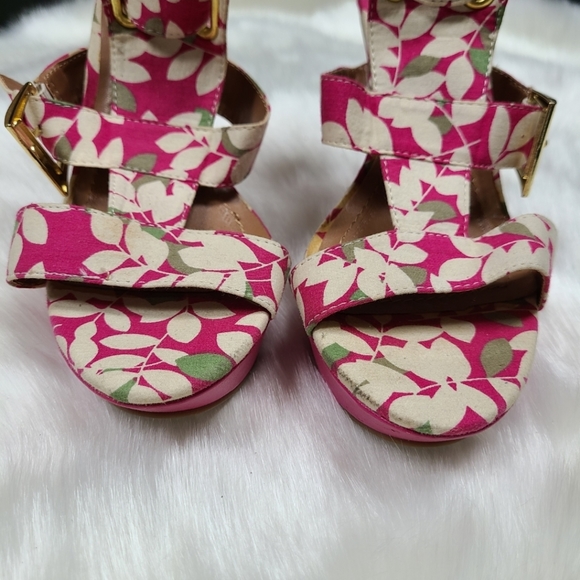Miss Me? Floral Platform Stilettos - Picture 4 of 16